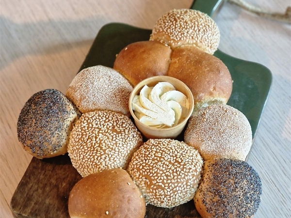 Kerstboom breekbrood (met kruidenboter)