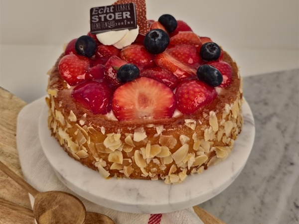 Aardbeien caketaartje 6p