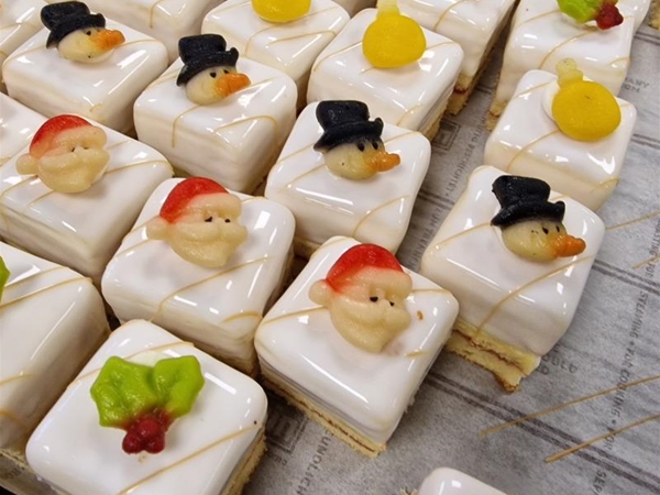 Petit fours KERST /9