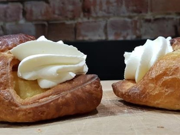 Appel tasje met slagroom